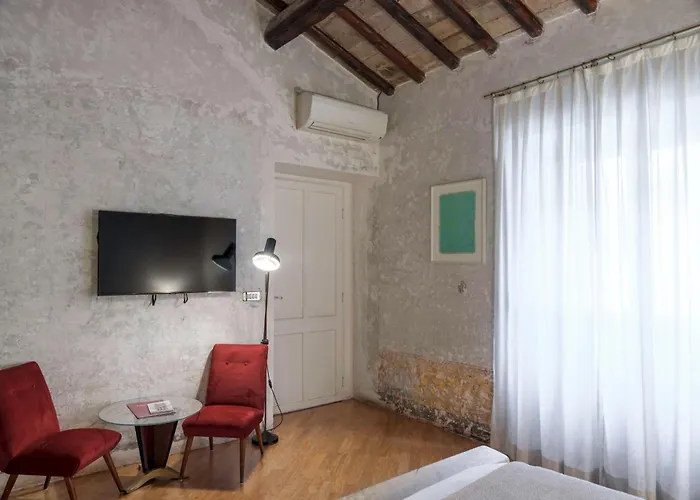 G-rough, Rome, A Member Of Design Roma
